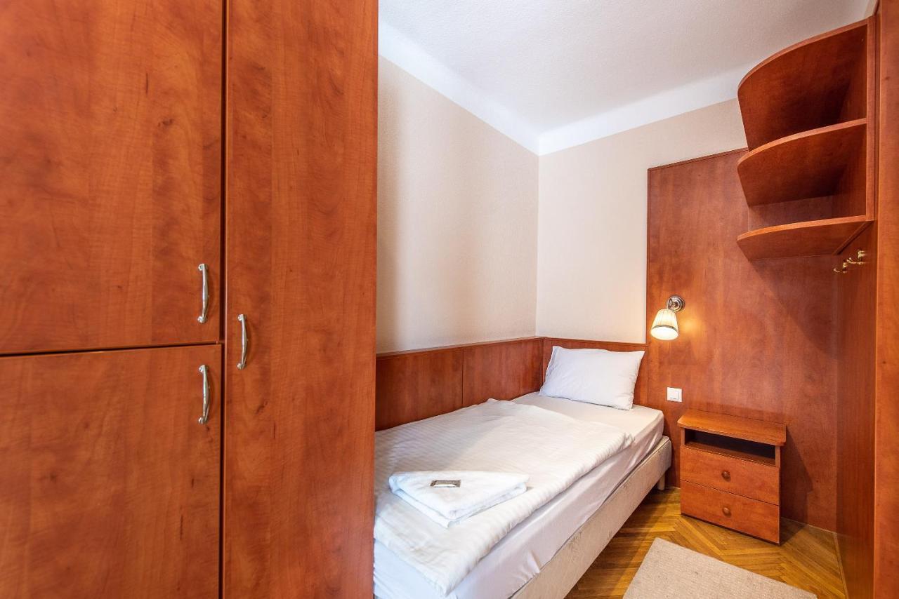 Korona Panzió Budapest Bed & Breakfast Bagian luar foto